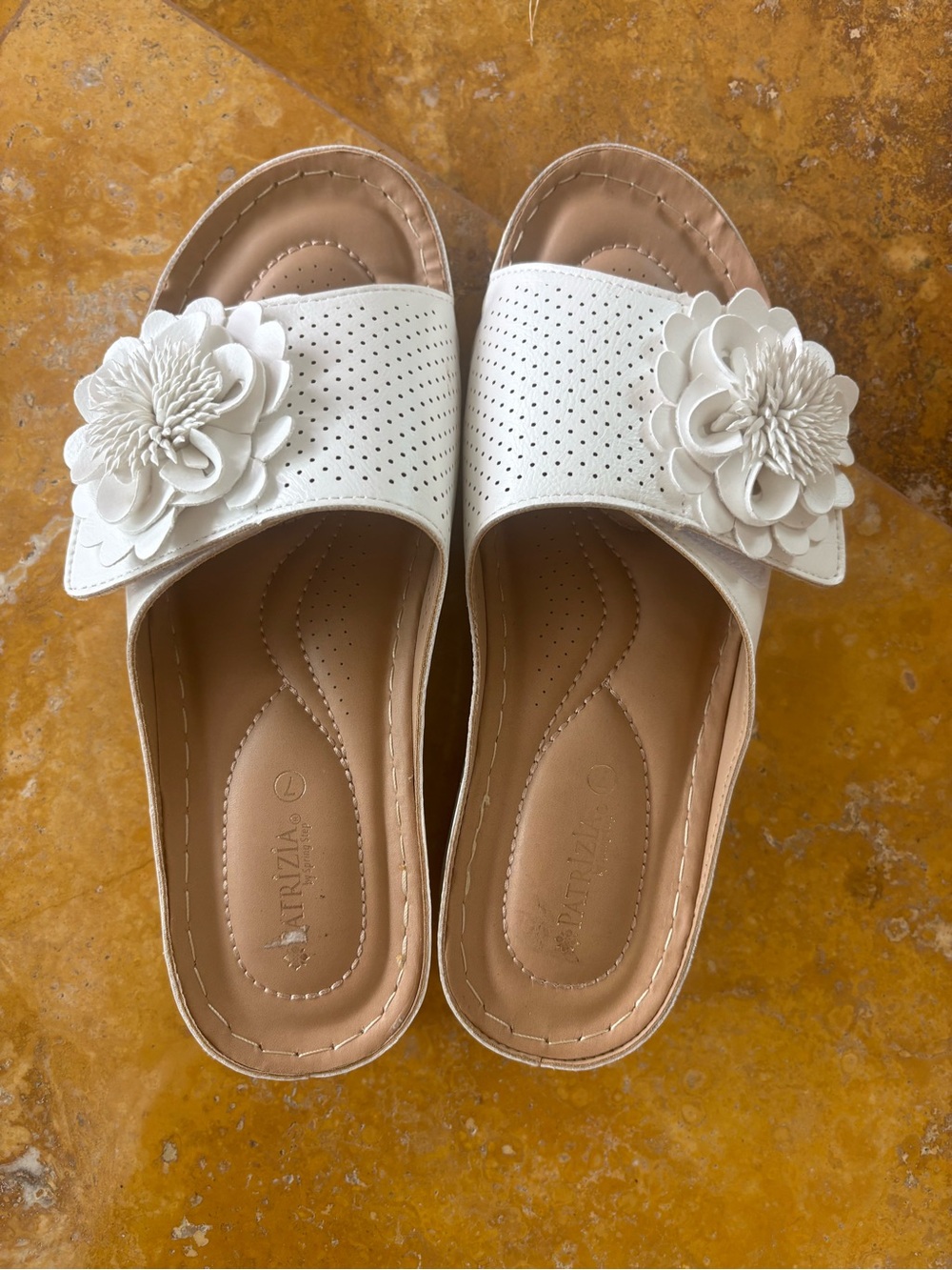 Patricia Nash Cream White FloralSlide Sandals